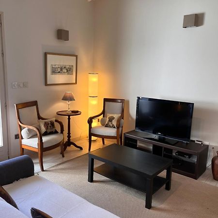 Charmant Petit Appartement Avec Sa Terrasse Privee Bayonne Kültér fotó